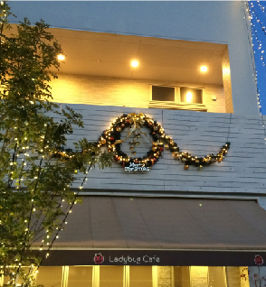 ツリー　オーナメント　看板　商業施設　イルミネーション